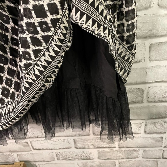 BCBG MaxAria Spaghetti Strap Black White Dress with Sequins Size 12 - Picture 8 of 14